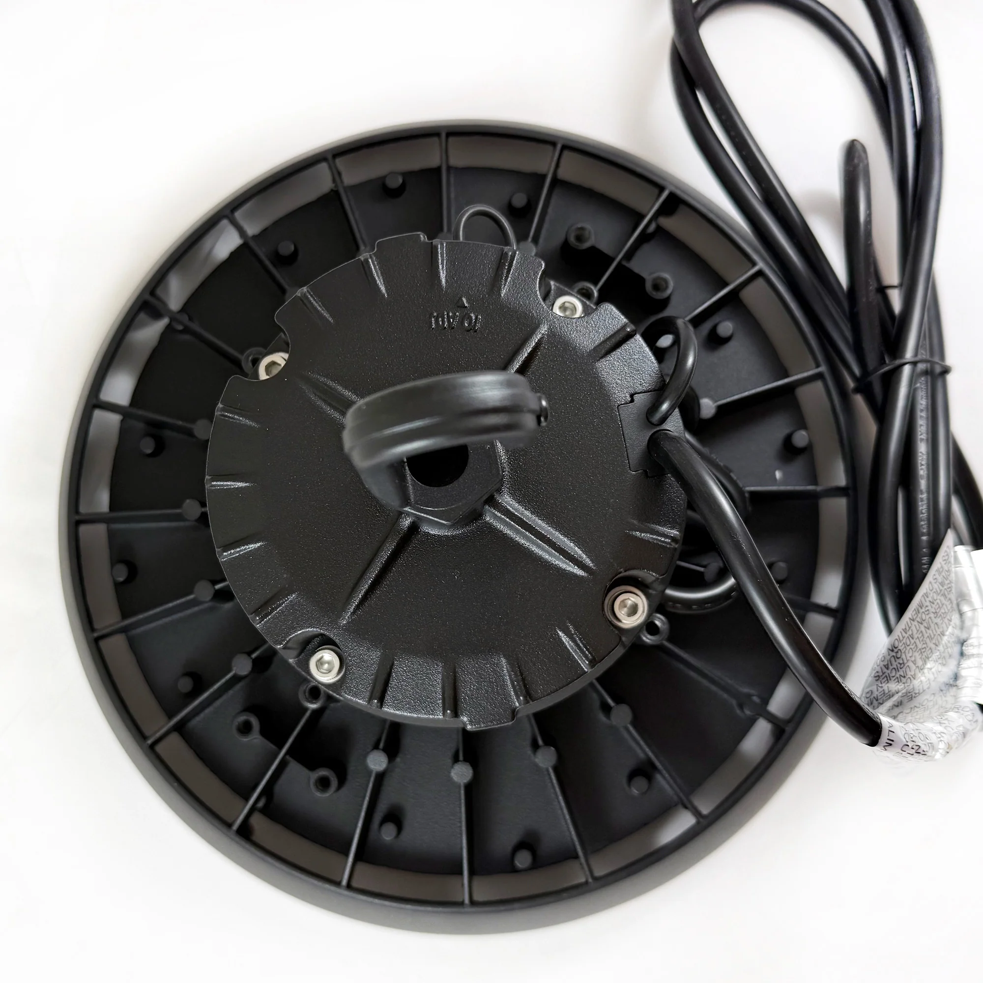 UFO LED High Bay 100W 14,533Lumens 5000K  100-277V Dimmable Black Finish - Image 6